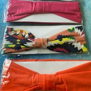 Women’s fashion head bands.